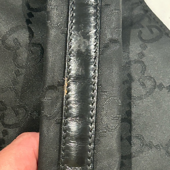 Gucci Black Quilted Shoulder Bag with Metal Hardware - Picture 3 of 16